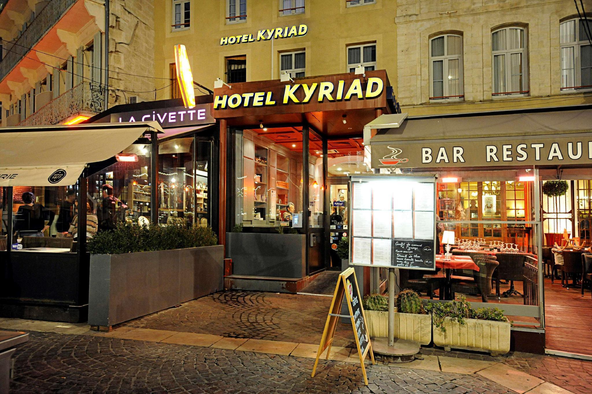 Kyriad Avignon - Palais Des Papes Exterior photo